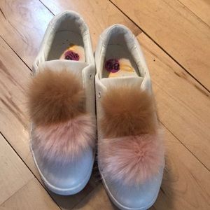 Pom-Pom shoes